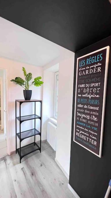 Logement Moderne Au Coeur Du Village Saint-Georges-de-Luzençon Eksteriør billede